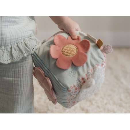 Plyšová kocka s aktivitami Lucky Blossom
