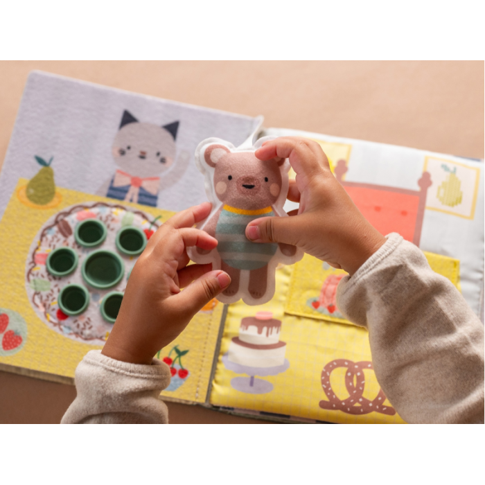 Taf Toys Knižka s aktivitami My Home Busy Book